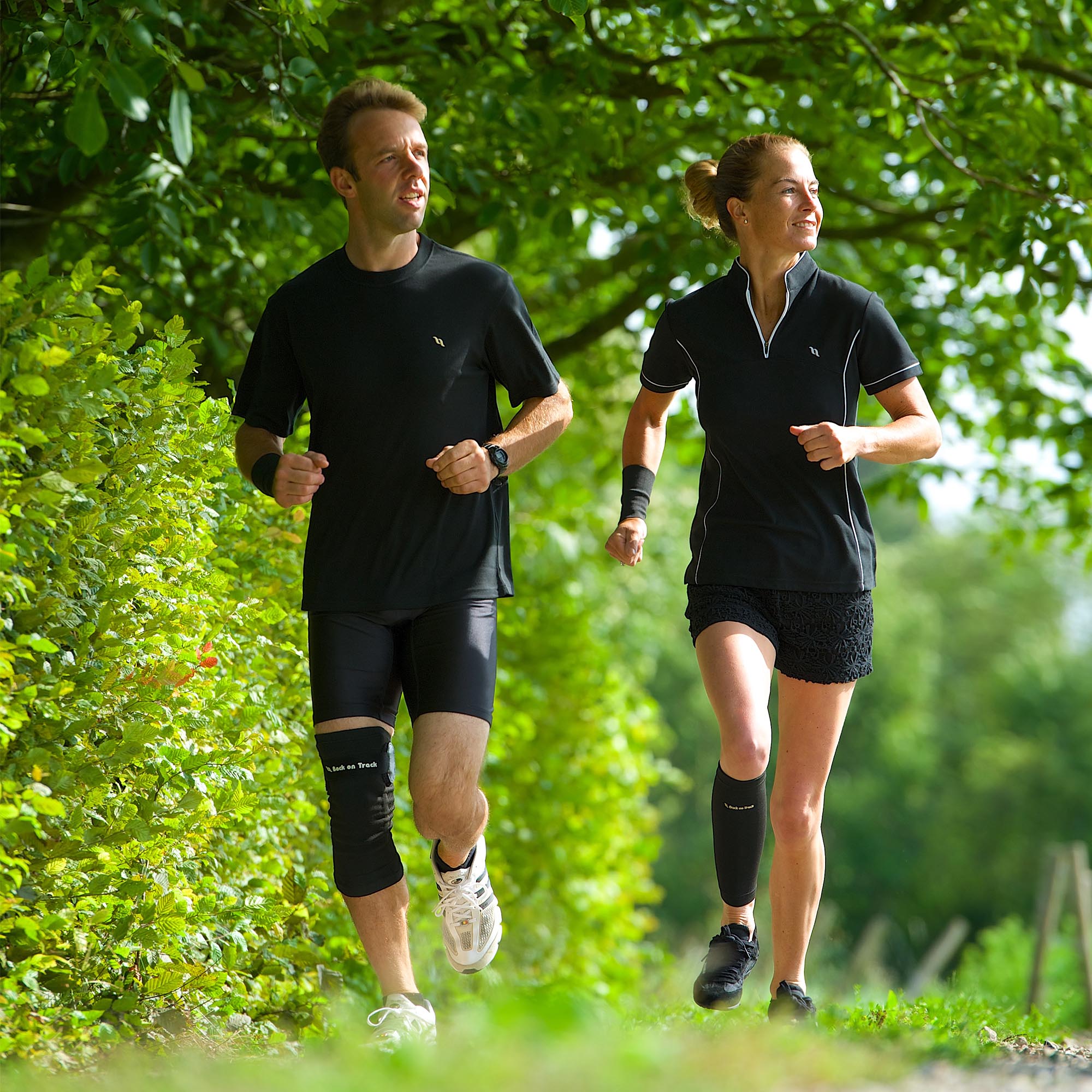 Back on Track Calf Brace Classic – 2-way stretch, supportive, and breathable brace for muscle relief and recovery