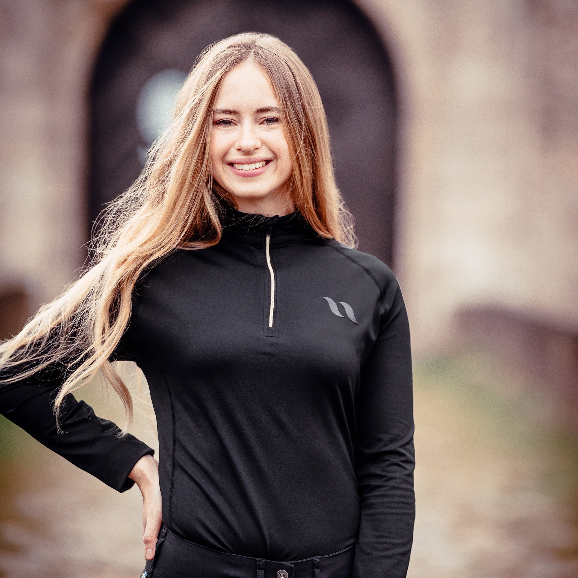Back on Track Leia P4G women's long sleeve top with sleek fit, breathable fabric, and infrared technology support