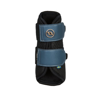 Back on Track Deep Nights Brush Boots for horses, offering leg protection, elegant design, and therapeutic support