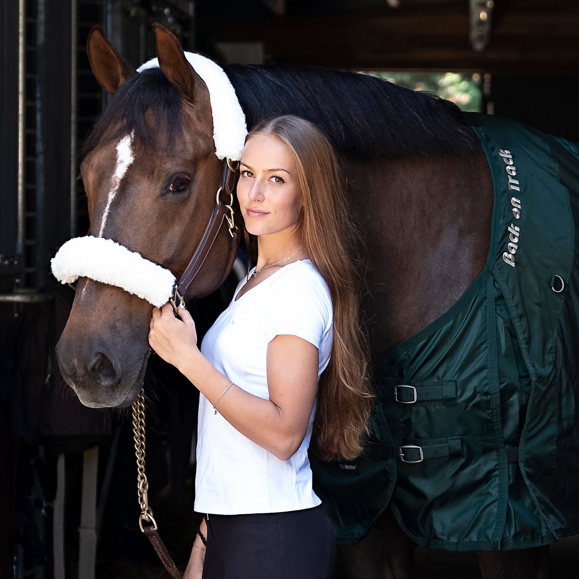 Back on Track Fleece White Halter Cover – soft, protective cover for halters to prevent rubbing and enhance comfort