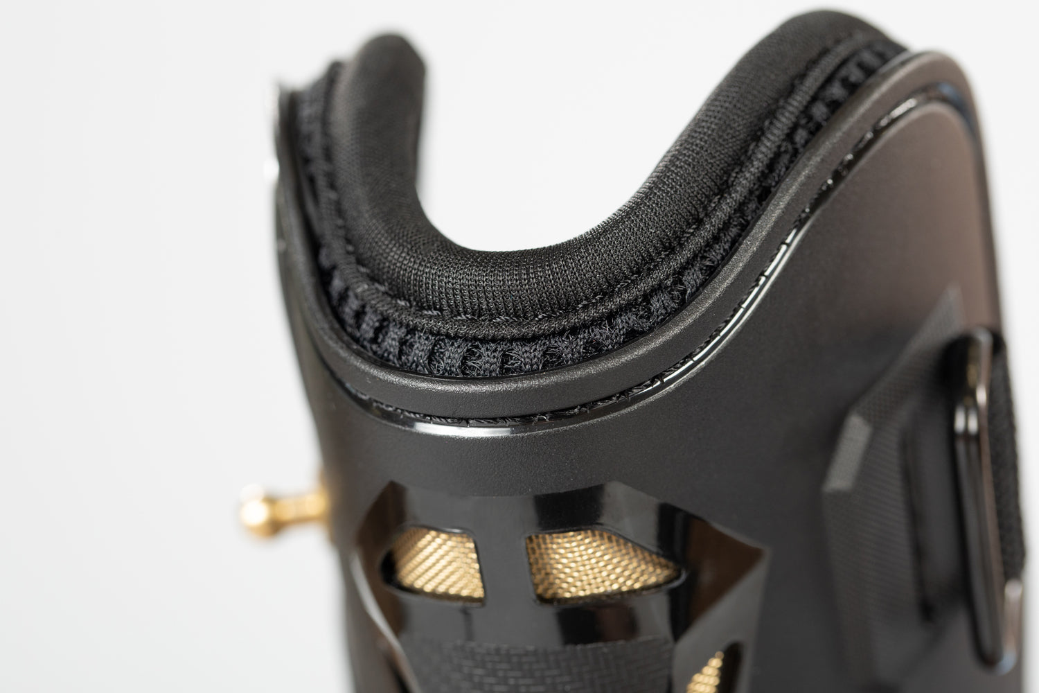 Airflow Tendon Boots with 3D mesh, Welltex® lining, and vents for breathable, shock-absorbing leg protection