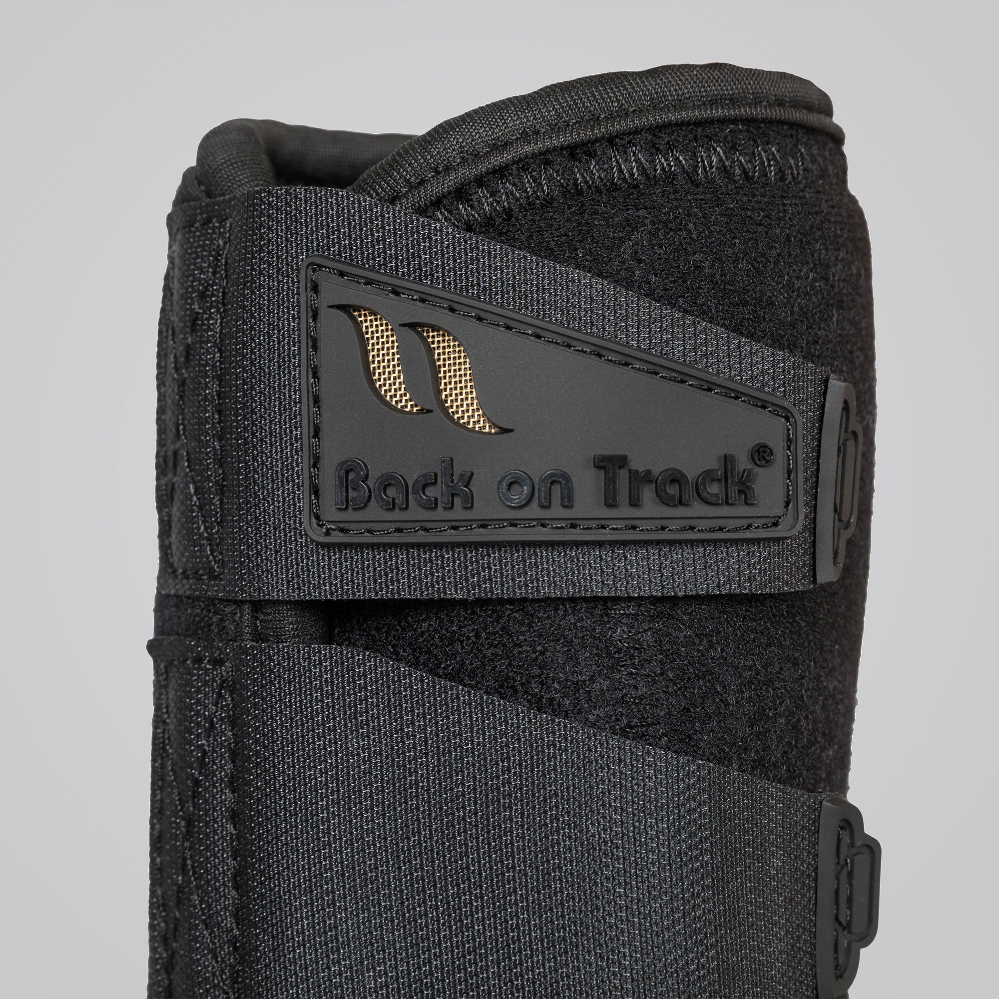 Back on Track Airflow Exercise Boots – breathable, protective boots for equine leg support during workouts
