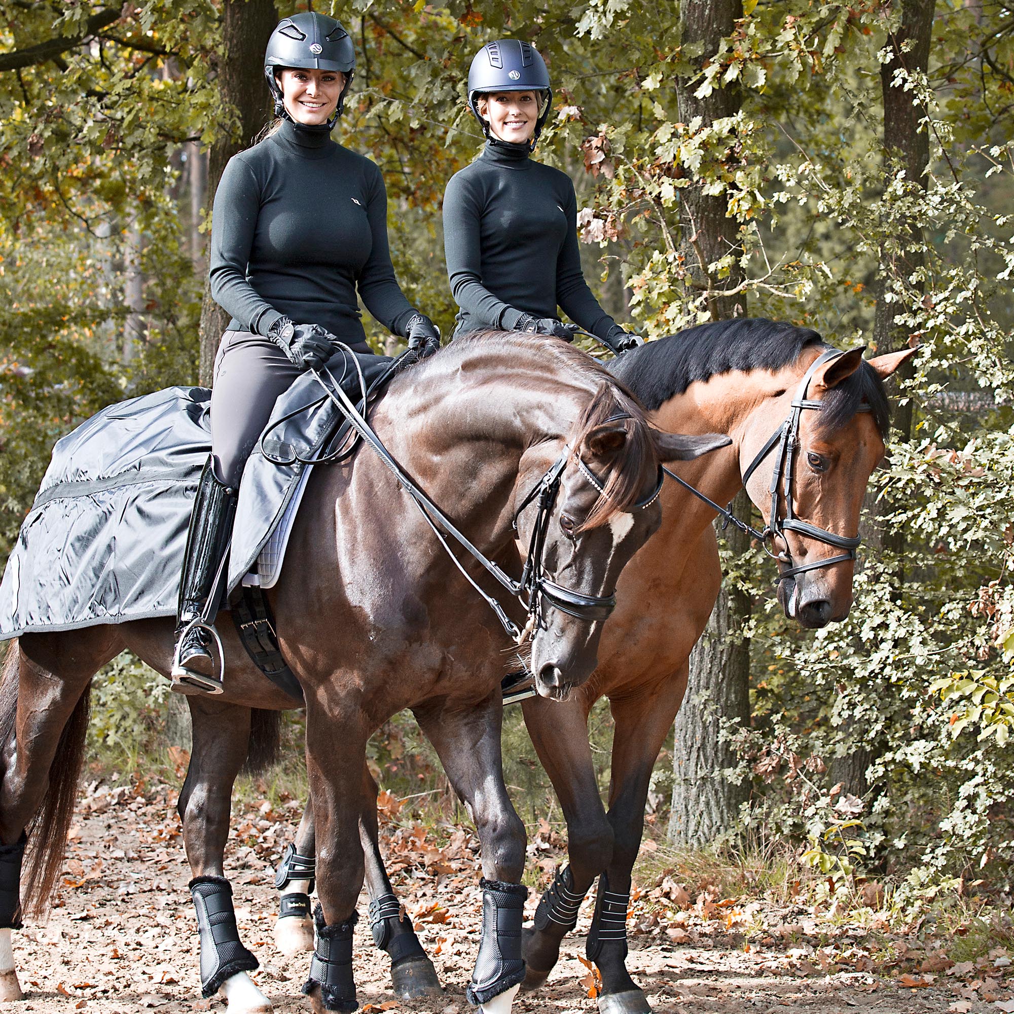 Back on Track Nylon Exercise Sheet – lightweight, weather-resistant sheet for equine training and muscle support