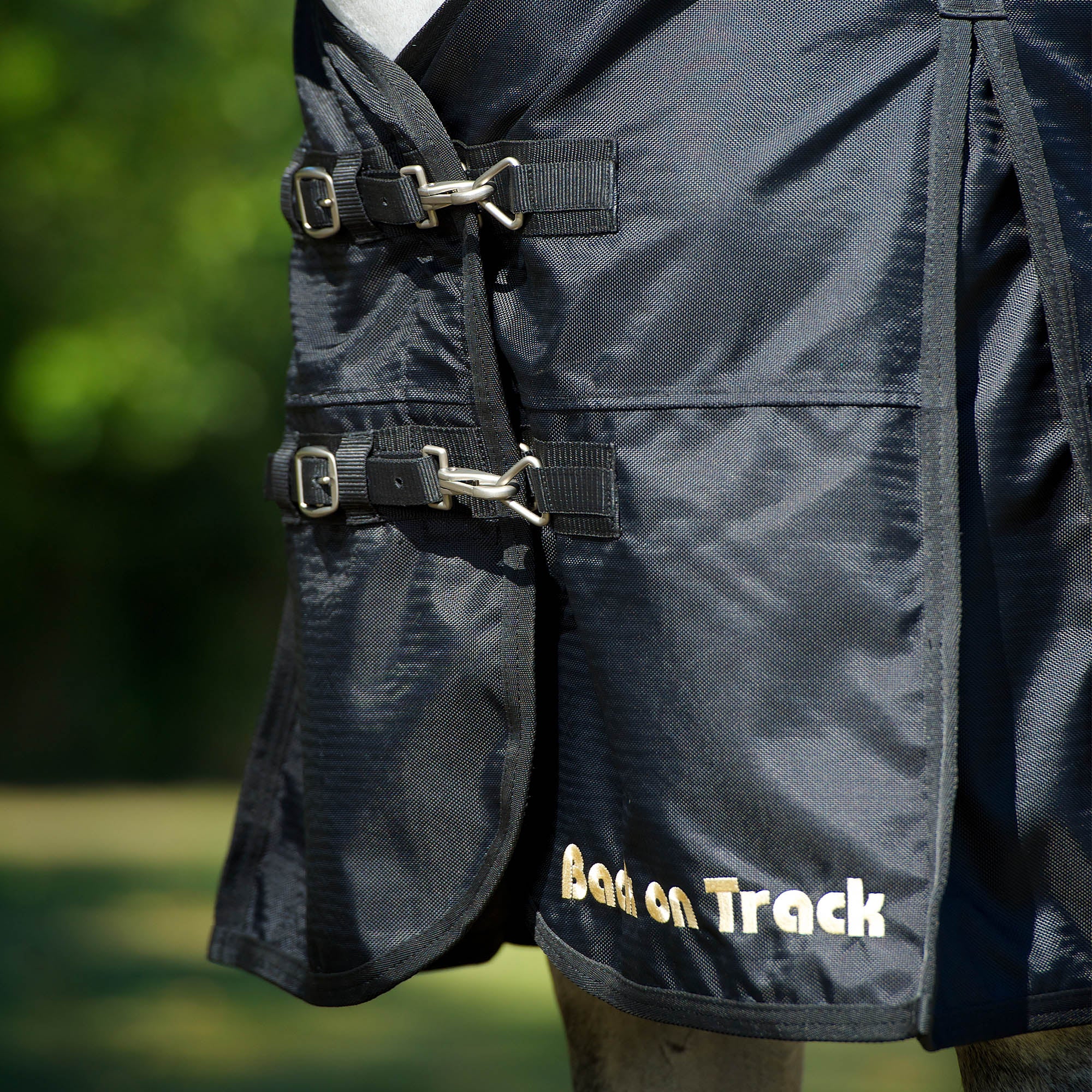 Back on Track Classic turnout sheet with Welltex®, waterproof 1680D fabric for sore backs, arthritis, and mobility