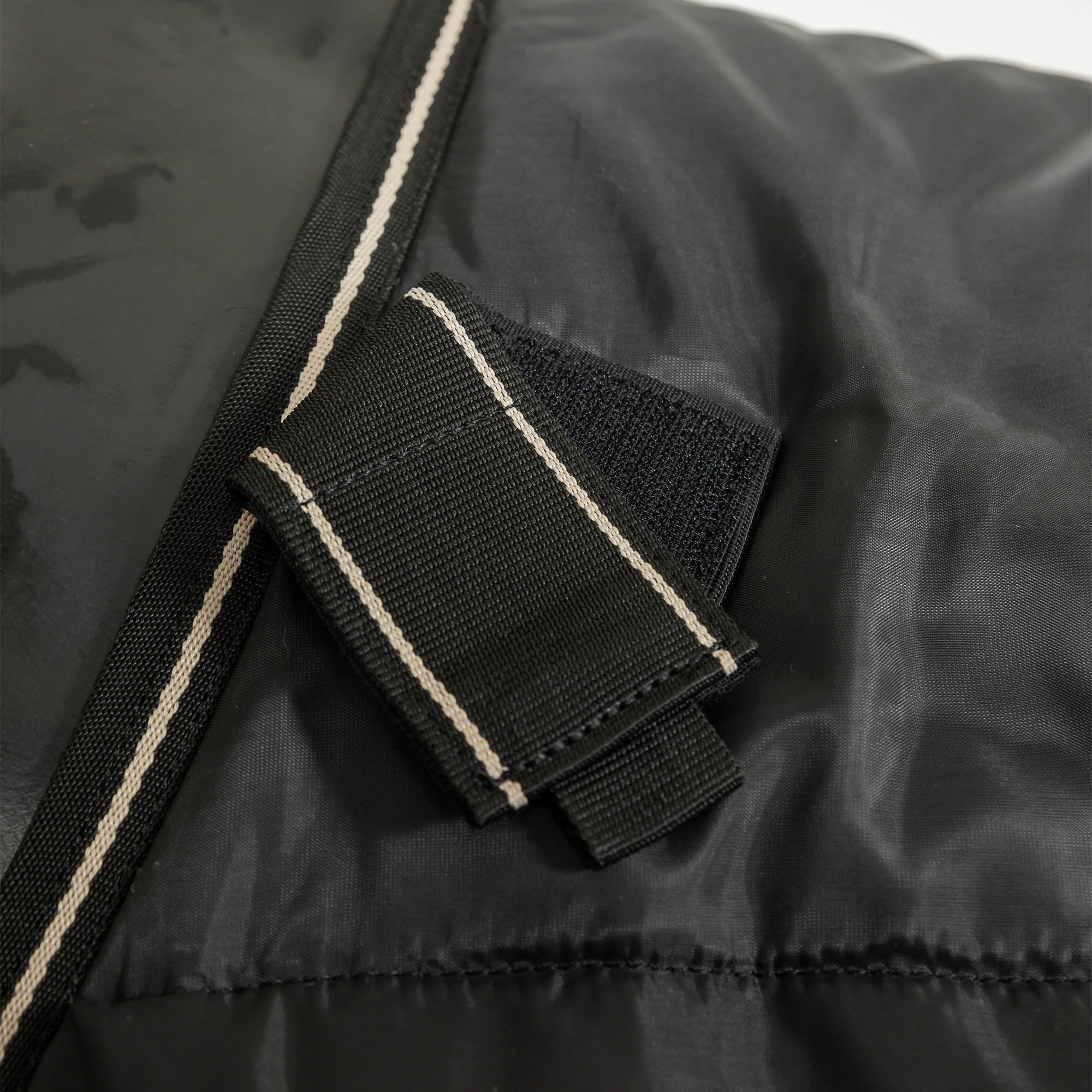 Back on Track Rhyolite Insulated Liner for horses, offering warmth, comfort, and compatibility with turnout blankets