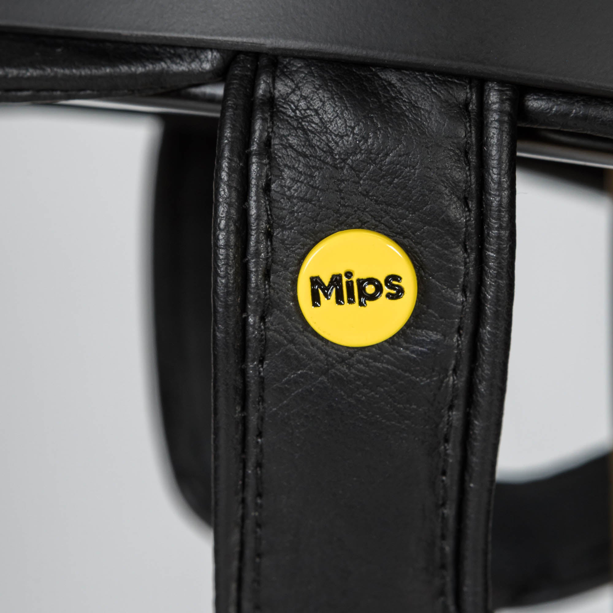 Back on Track NEOZ EQ3 helmet with MIPS safety system, sleek design, and ventilation for rider comfort and protection