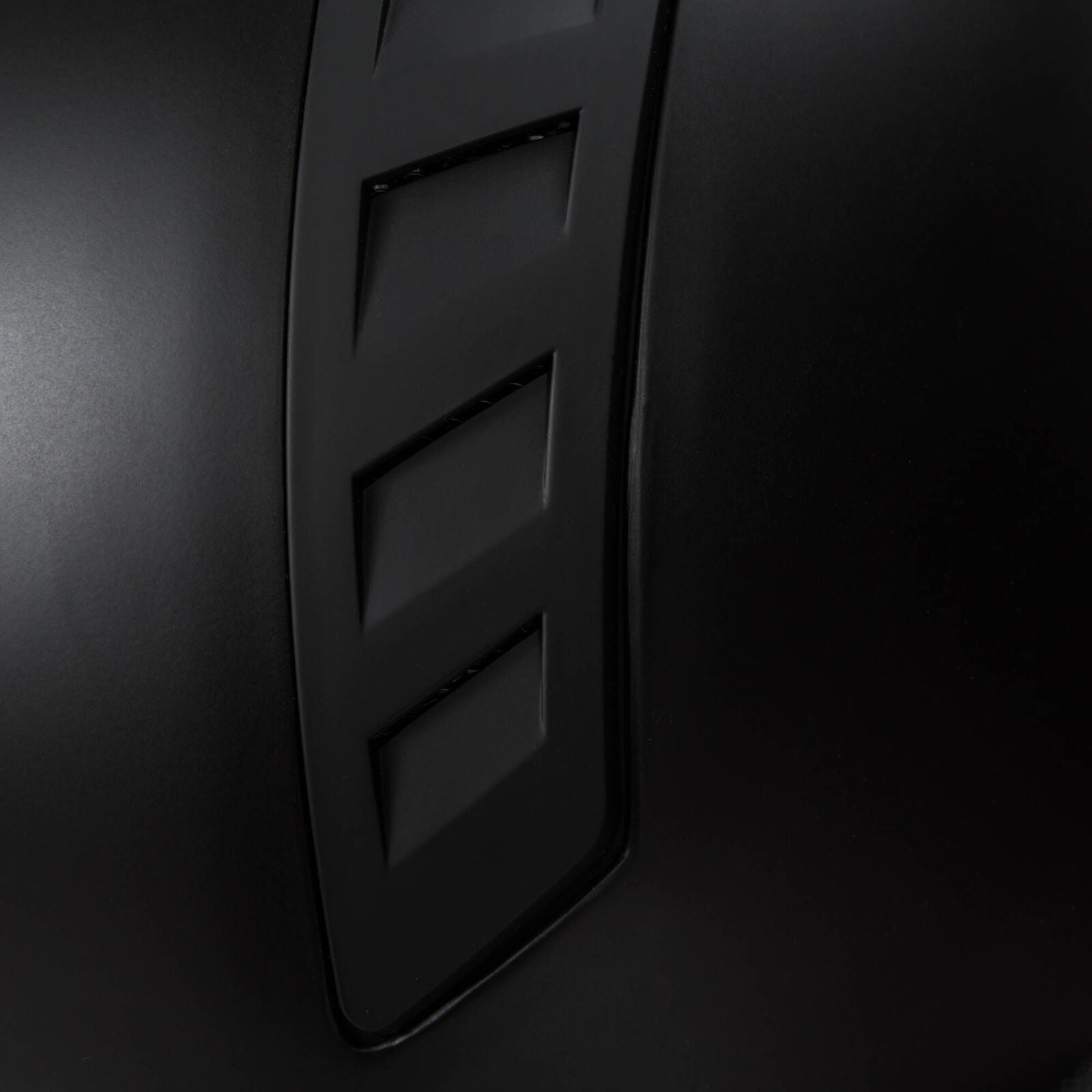 Back on Track NEOZ EQ3 helmet with MIPS safety system, sleek design, and ventilation for rider comfort and protection