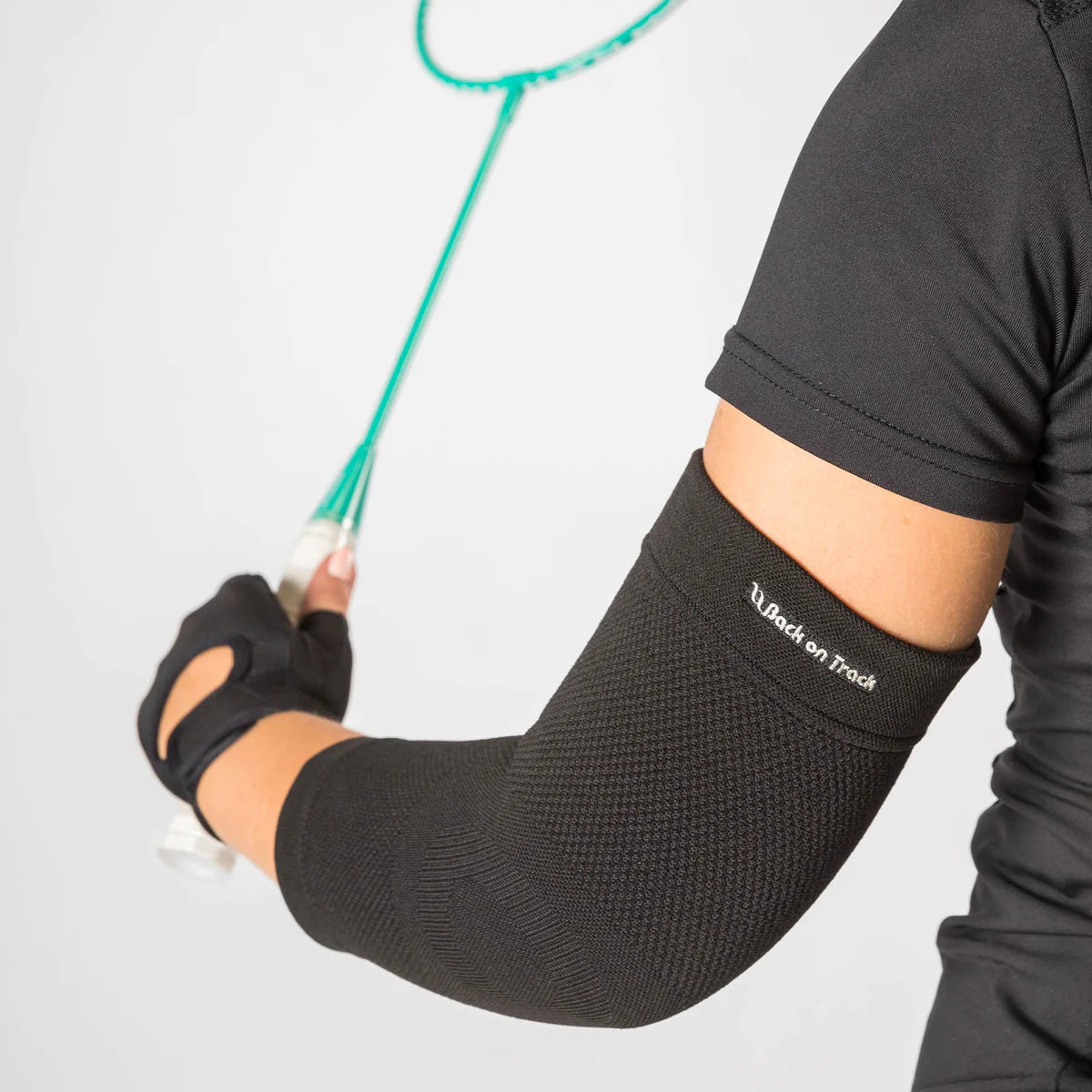Back on Track physio elbow support with 4-way stretch and Welltex® for flexible fit, joint comfort, and recovery