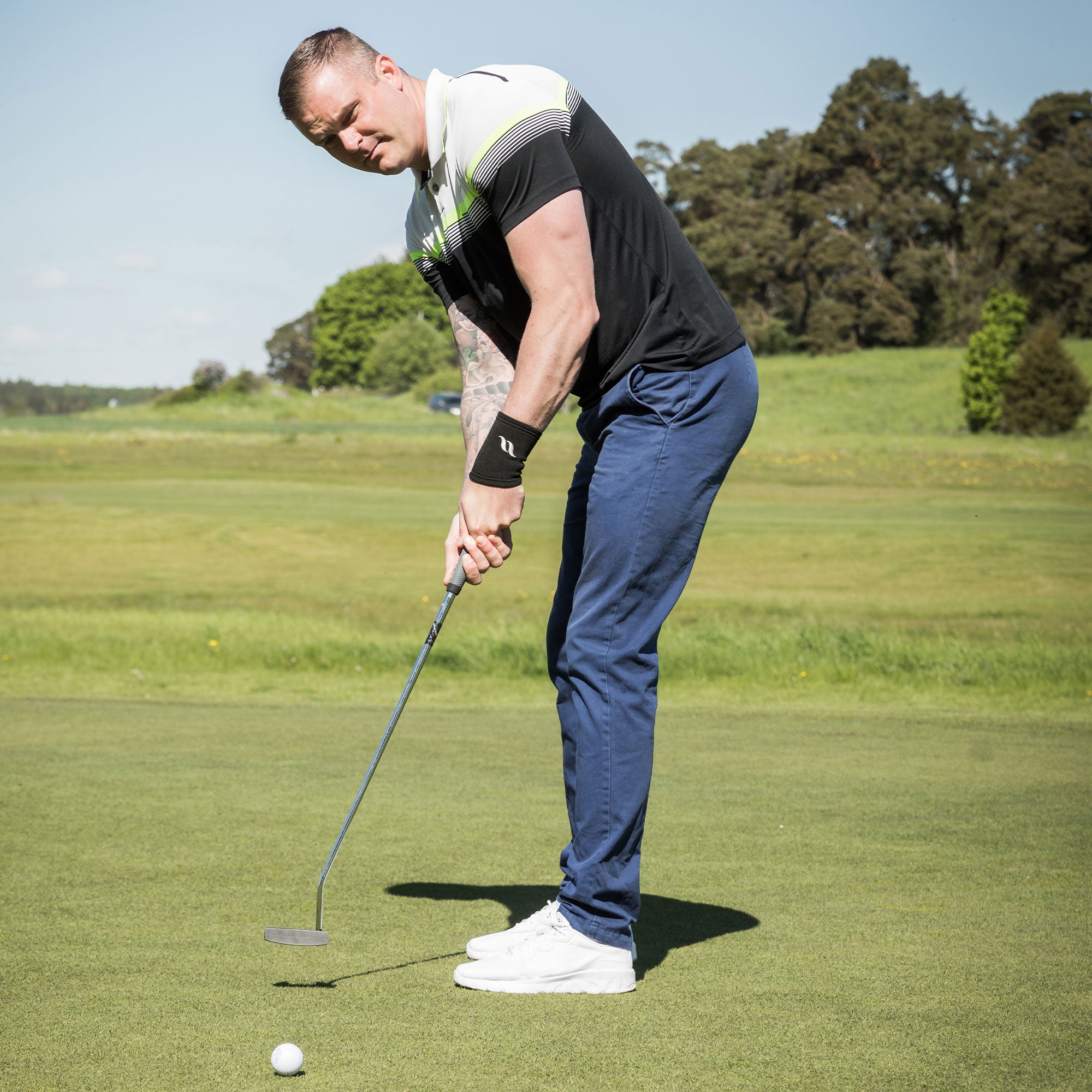 Back on Track physio wrist support with 4-way stretch and Welltex® for flexible fit, comfort, and pain relief