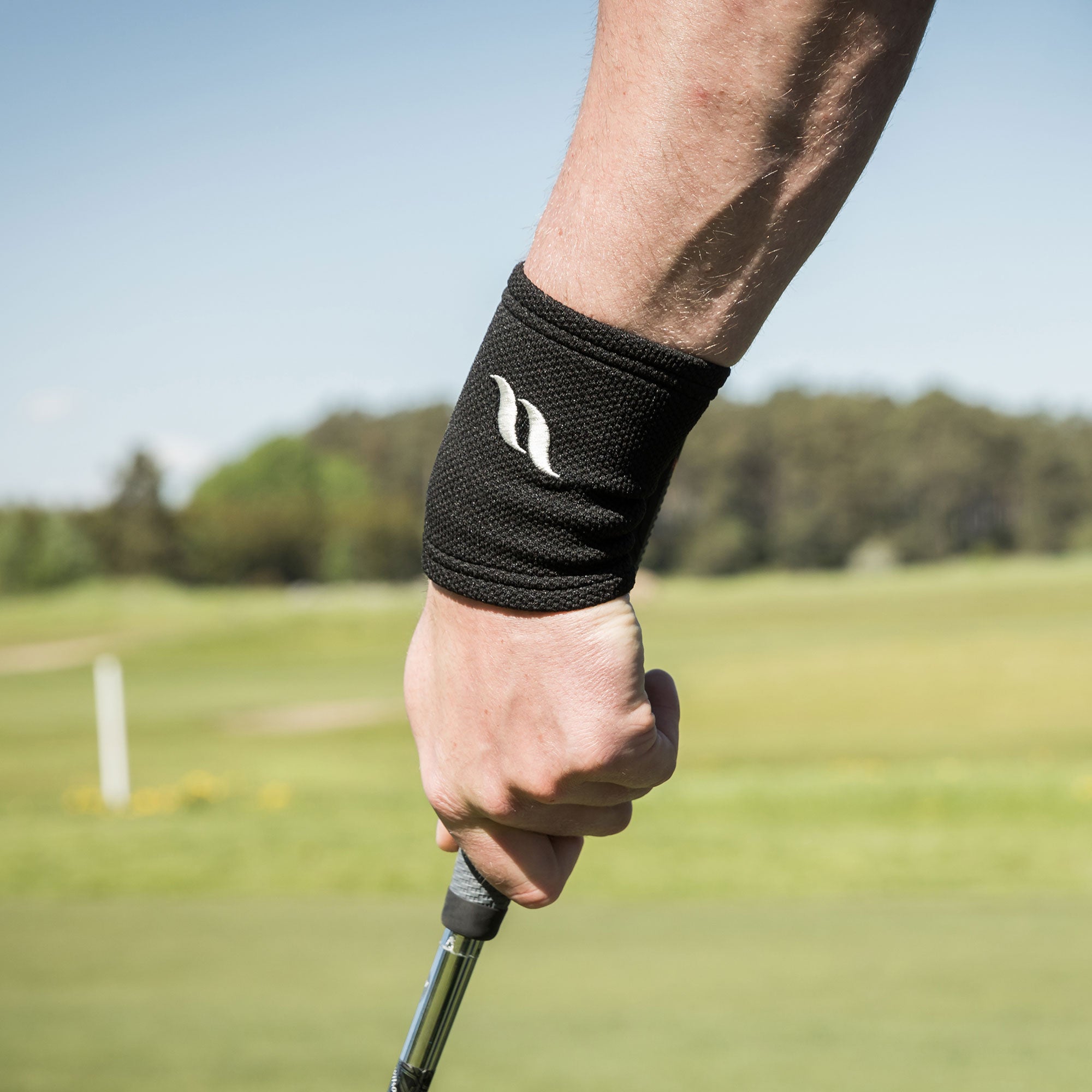 Back on Track physio wrist support with 4-way stretch and Welltex® for flexible fit, comfort, and pain relief
