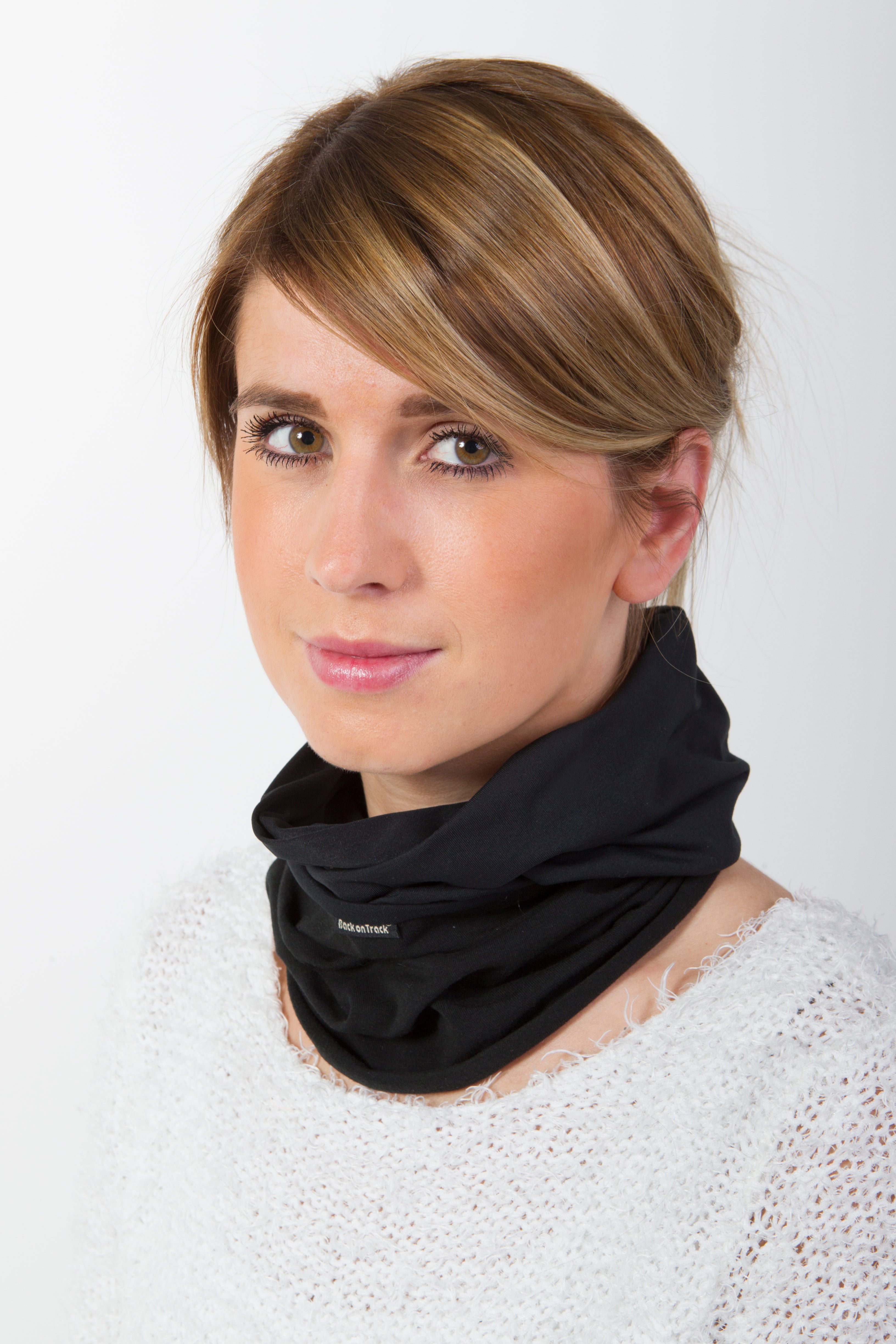 Back on Track Performance Scarf – soft, breathable, and supportive for warmth, comfort, and recovery