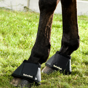 Back on Track classic bell boots for horses, protect hooves and support comfort during movement
